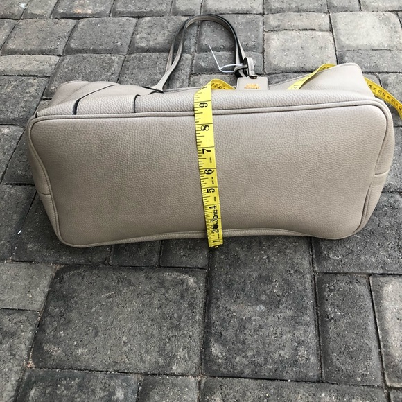 Steve Madden Starlet Oversized Faux Leather Tote - Picture 4 of 8